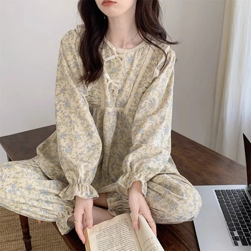 Bow Lounge Set